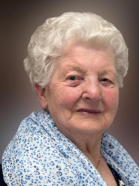 Julia KNUTS